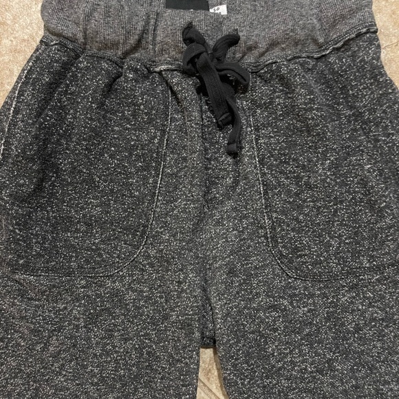 BDG Urban Outfitters Terry Distressed Charcoal‎ Men’s Shorts Sz S - Picture 3 of 8